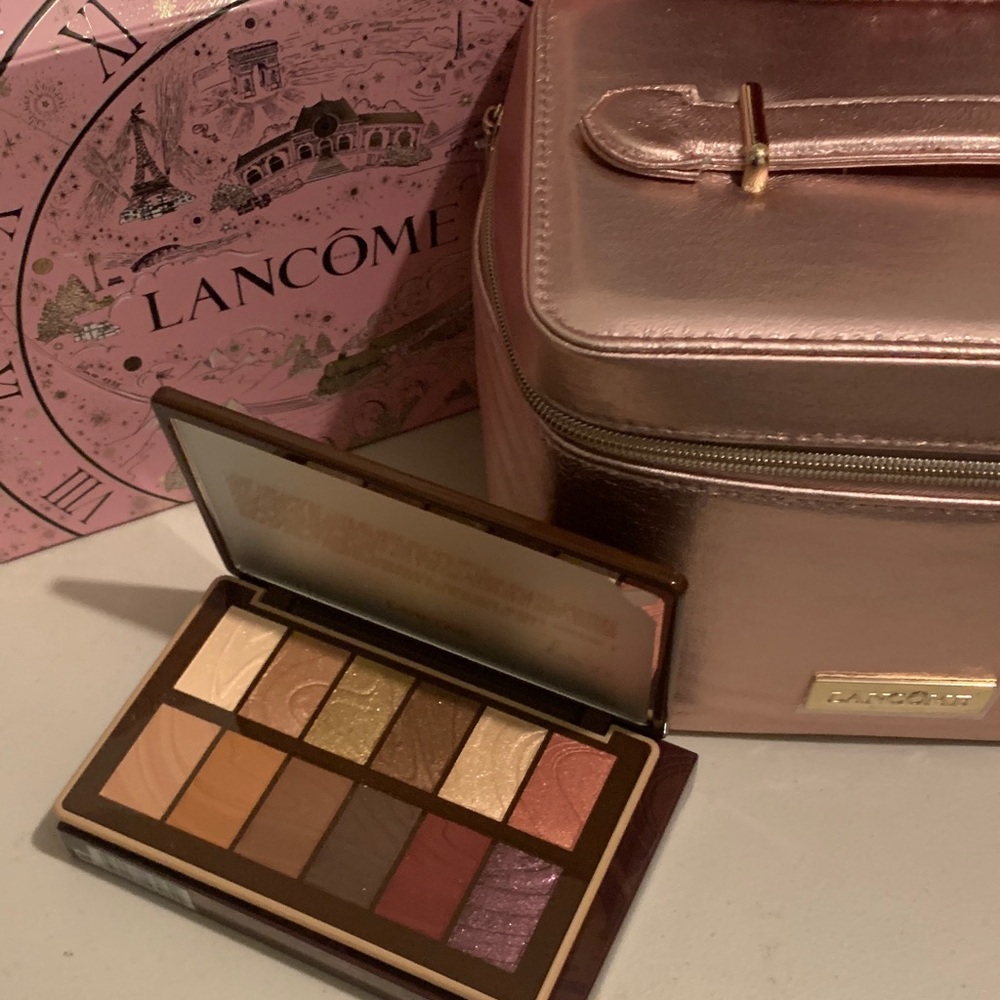 Lancôme Metallic Pink Cosmetic Case includes Idole Eyeshadow palette case
